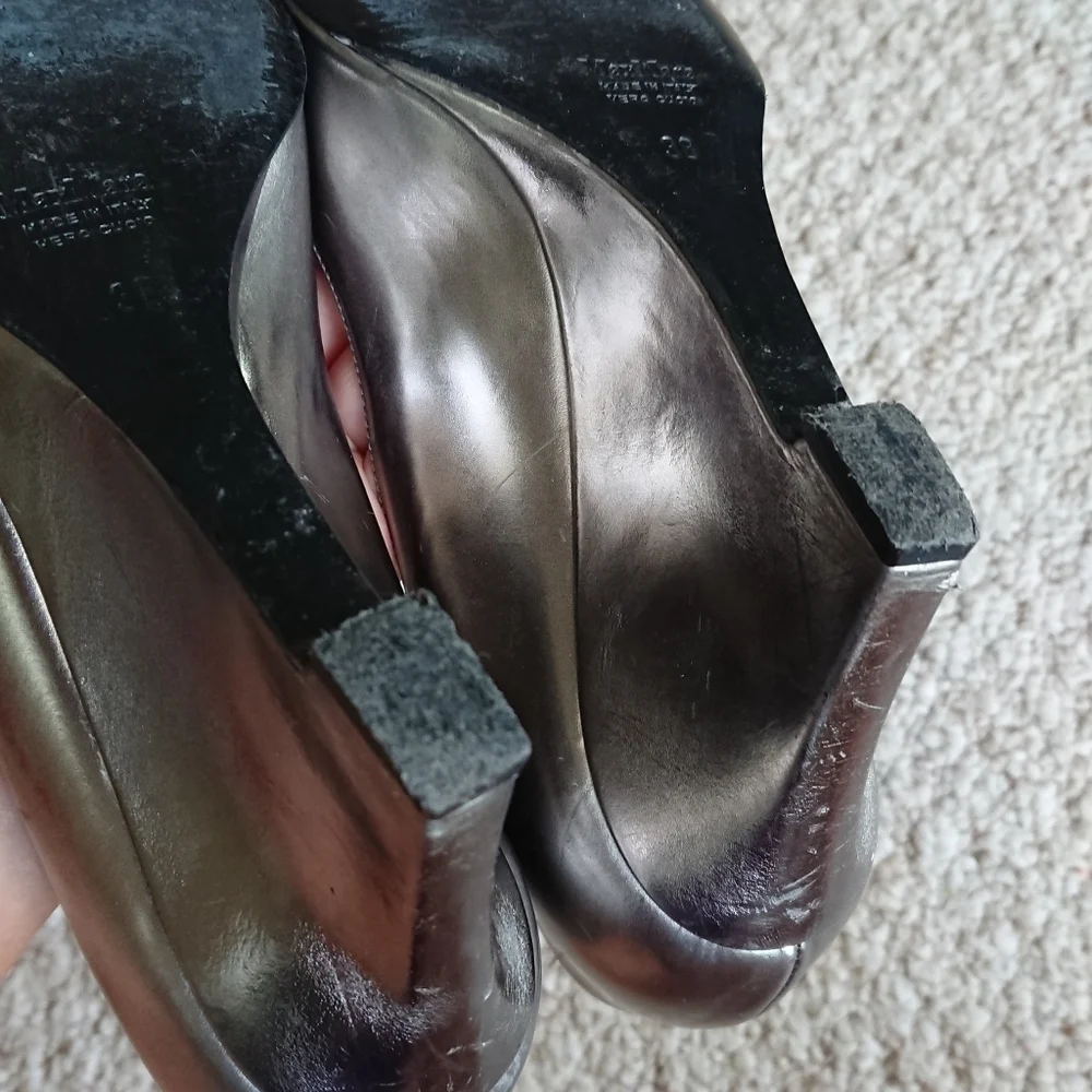 MaxMara Silver tone wedge Pumps size 7.5